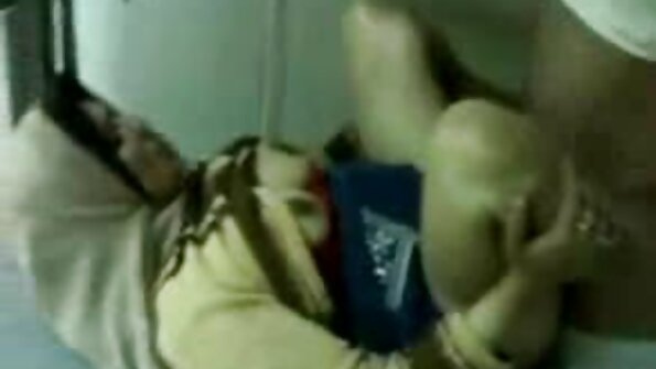Bărbatul încrezător în sine dracu pizde cu floci mari două capace.