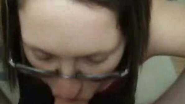 Matură dracu cu un bărbat de culoare și atinge orgasme filme porno cu femei cu floci la pizde amețitoare.