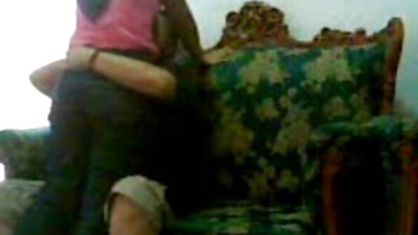 Hot Don Juan trage fetele și porno cu floci le împinge la limită.