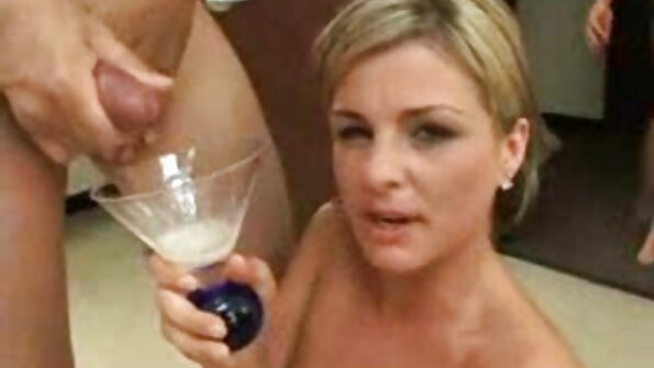 Lesbienele filme porno cu floci mari au lins capacele cu pricepere și grijă.