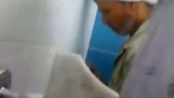 Războinicii busty trebuiau să mulțumească bărbaților mame cu floci la pizde curajoși.