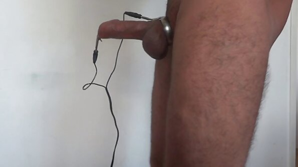 Orgie cu porno mature cu floci tinere frumuseti gata de orice in diverse ipostaze.