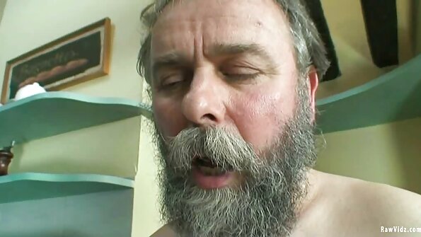Fata plictisita si-a deschis picioarele filme porno cu femei cu floci pentru masturbarea vaginala.