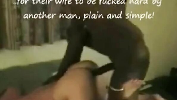 Pentru a diversifica viața filme porno cu floci la pizde sexuală, puiul se dă cu grasul.