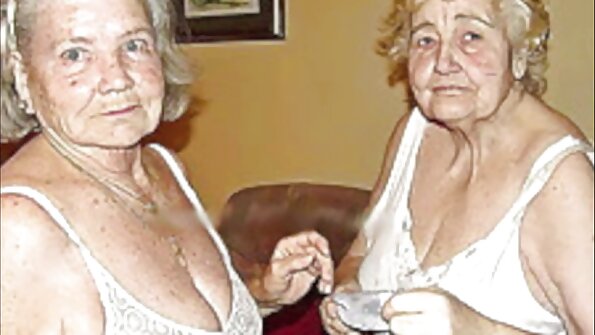 Trei diguri fac reciproc filme porno cu pizde cu floci cunnilingus asertiv.