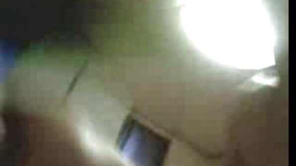 De plictiseală, obraznicul și-a mângâiat filme porno cu pizde care au flocii mari ușor șapca păroasă.