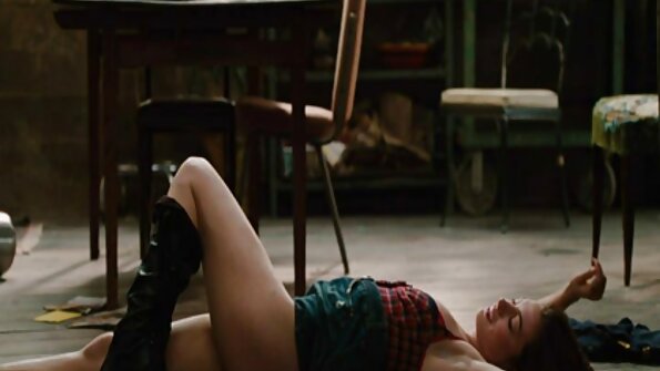 Fata s-a dezbracat si s-a tras la casting sexual. porno mature cu floci