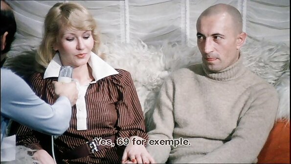 Două prietene și un iubit au filme porno cu pizde care au flocii mari avut o orgie fierbinte.