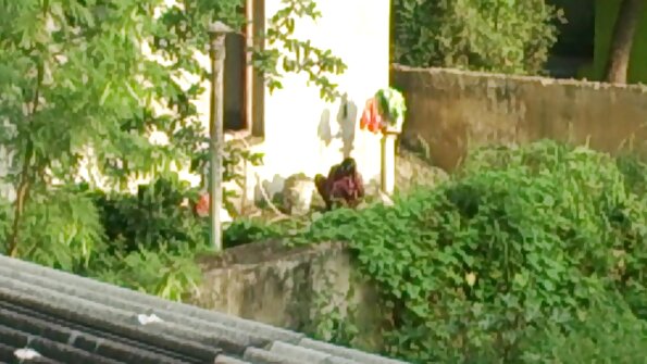 Două curve au închiriat tipi pentru plăceri carnale și porno cu floci nu au pierdut.