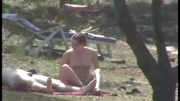 Iubitul a fost foarte purtat și a terminat-o pe blondă în porno mature cu floci vagin.